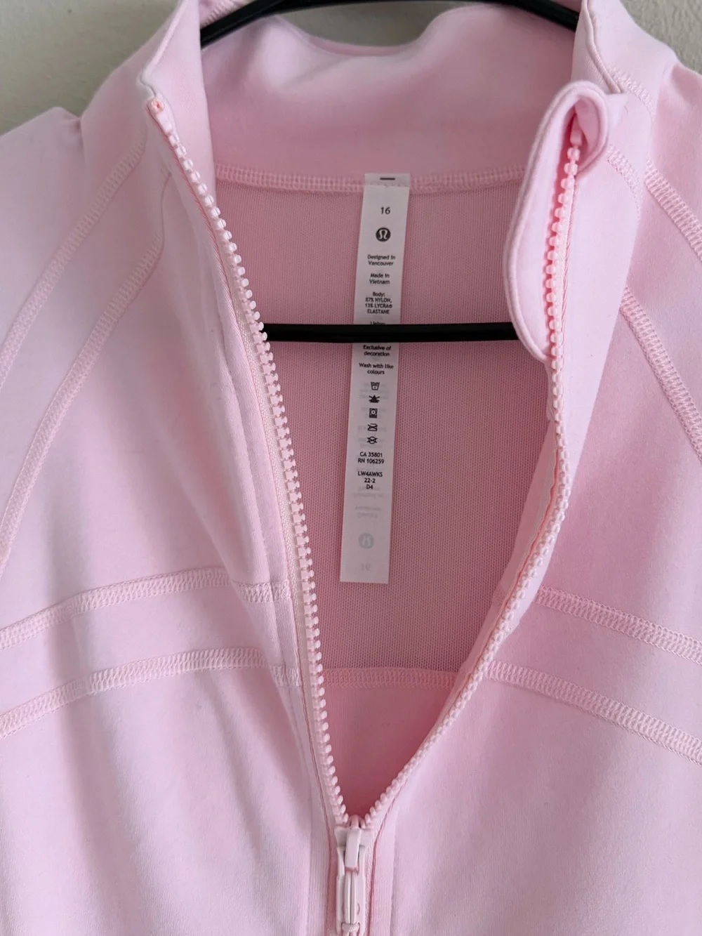 LULULEMON Strawberry Milkshake Define Jacket Size 16 NWT!!! LUON RARE!! 🦄